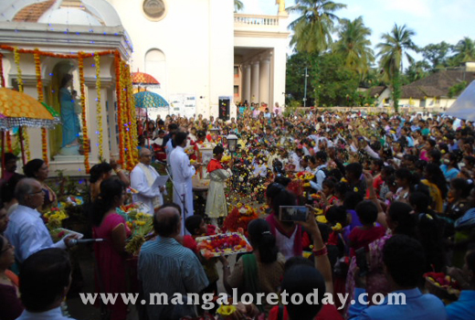 Monthi Festh in mangaluru 1